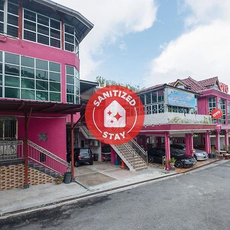Oyo 89984 Noris Wang Homestay Lumut Exterior foto