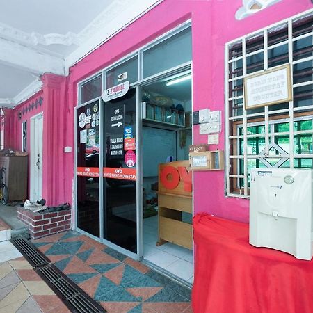 Oyo 89984 Noris Wang Homestay Lumut Exterior foto