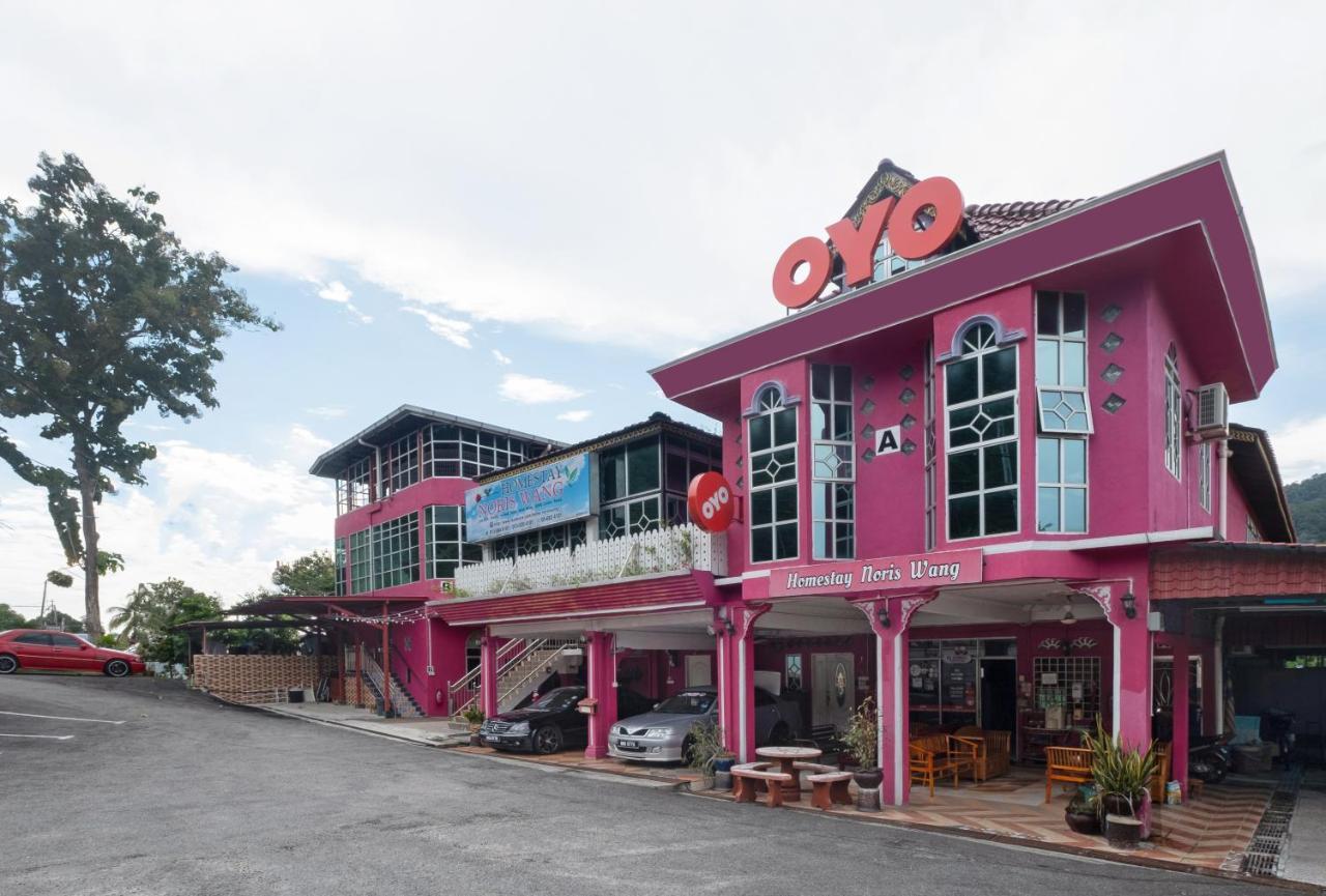 Oyo 89984 Noris Wang Homestay Lumut Exterior foto