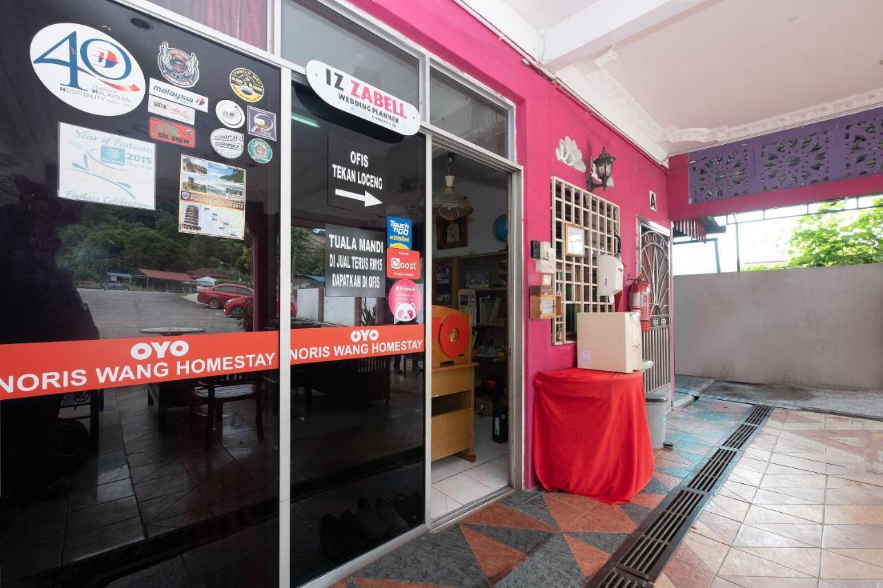 Oyo 89984 Noris Wang Homestay Lumut Exterior foto
