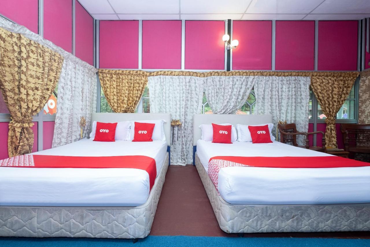 Oyo 89984 Noris Wang Homestay Lumut Exterior foto