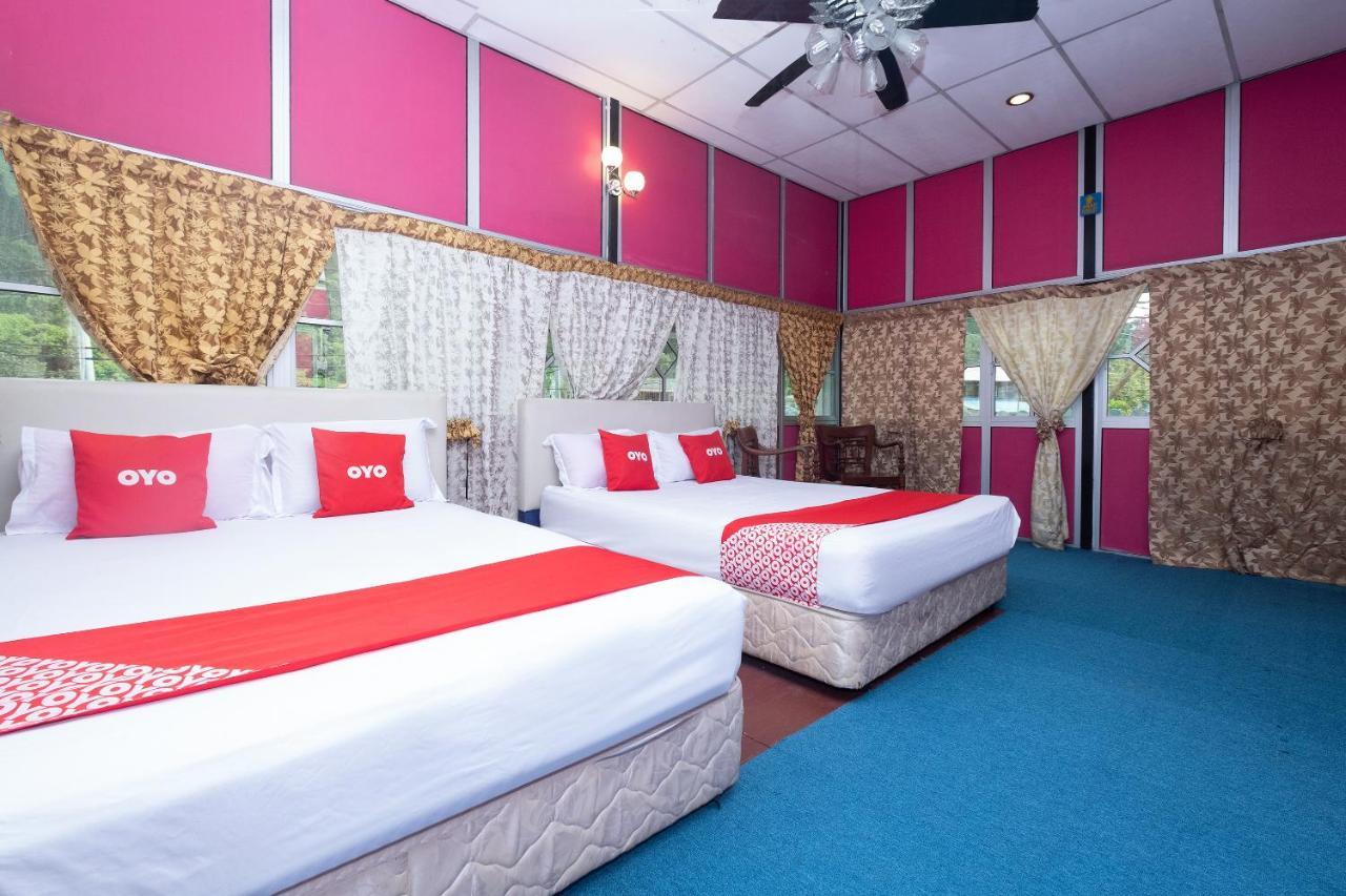 Oyo 89984 Noris Wang Homestay Lumut Exterior foto