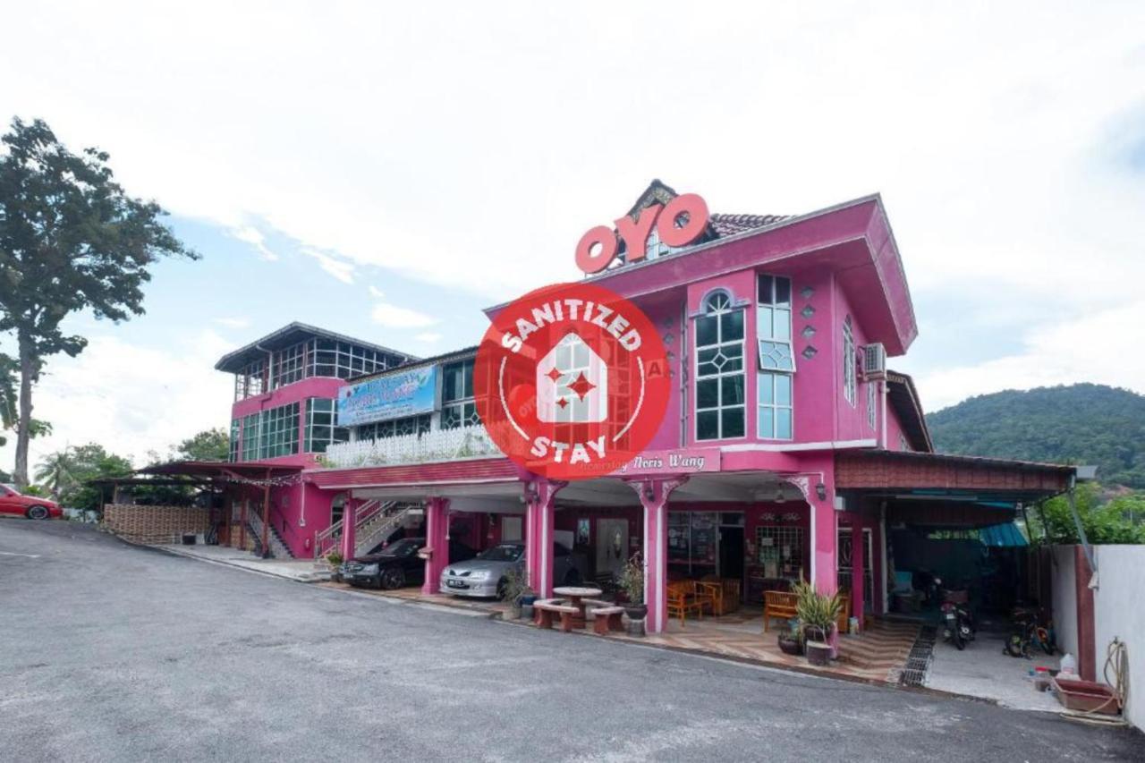 Oyo 89984 Noris Wang Homestay Lumut Exterior foto