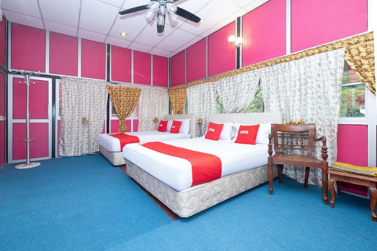 Oyo 89984 Noris Wang Homestay Lumut Exterior foto