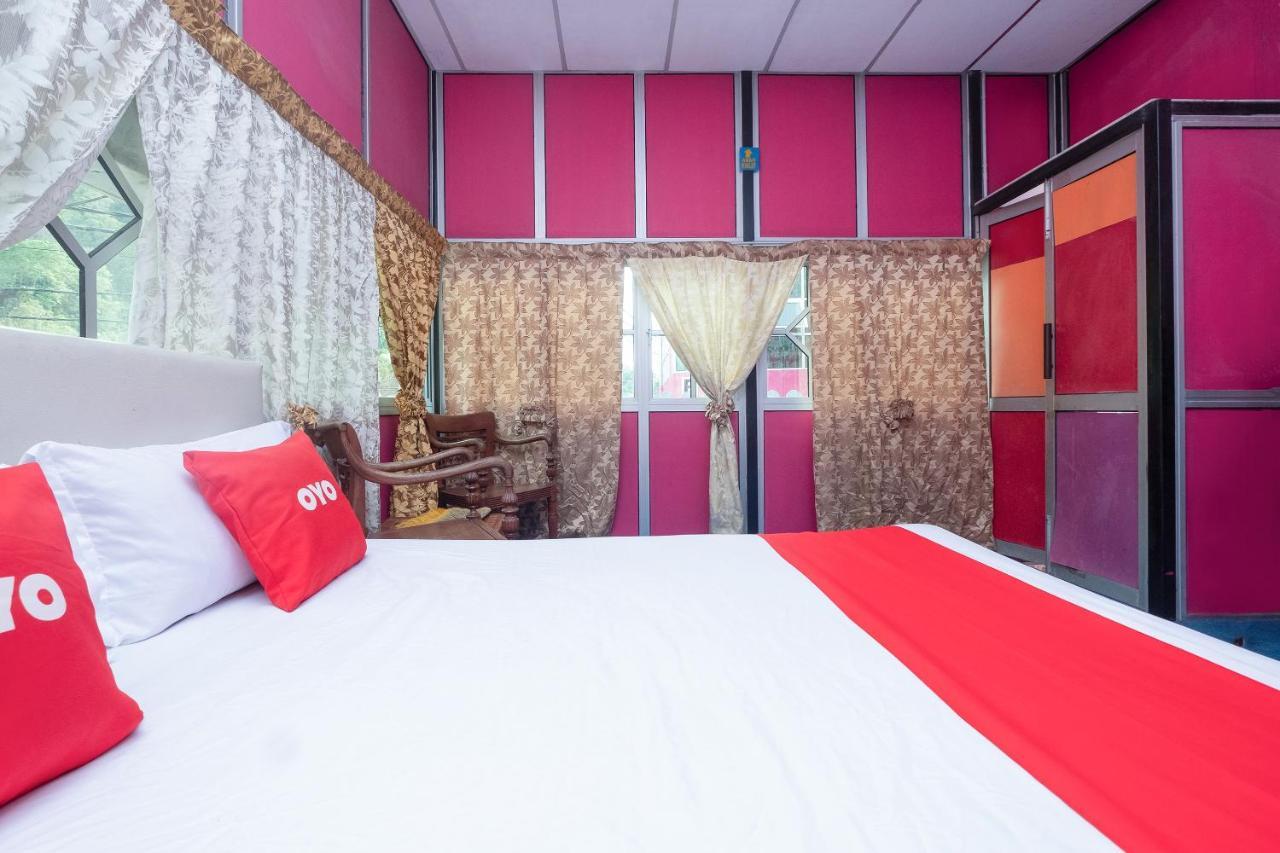Oyo 89984 Noris Wang Homestay Lumut Exterior foto