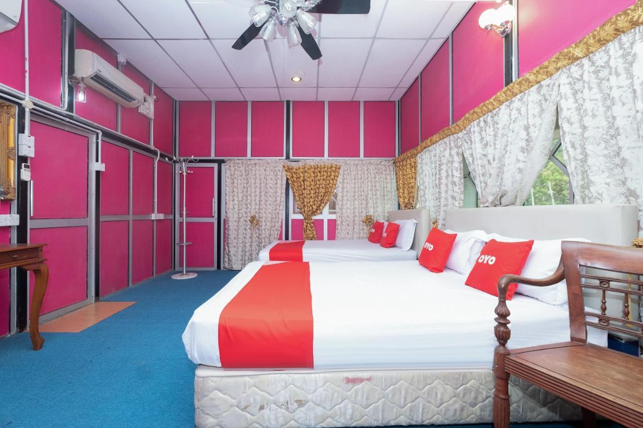 Oyo 89984 Noris Wang Homestay Lumut Exterior foto
